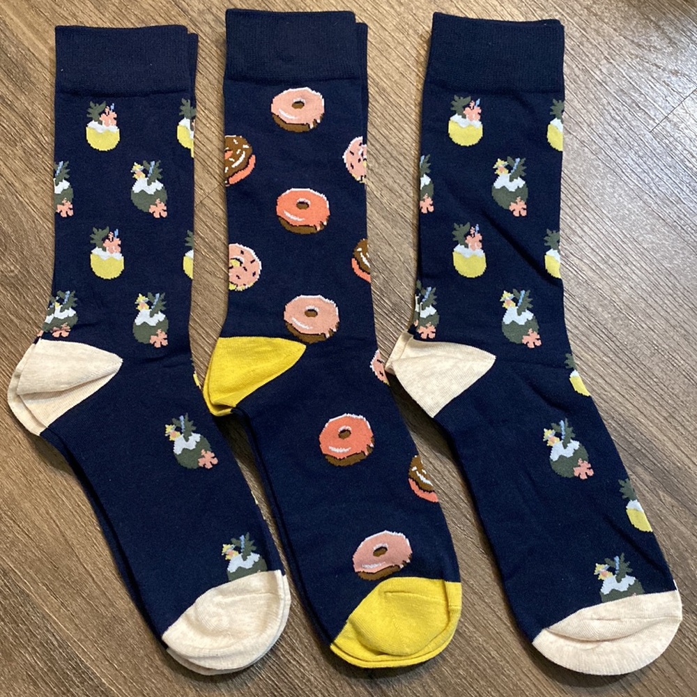 NEW 3 pairs of 🍩Donut,🍍Pineapple Silly Sock’s